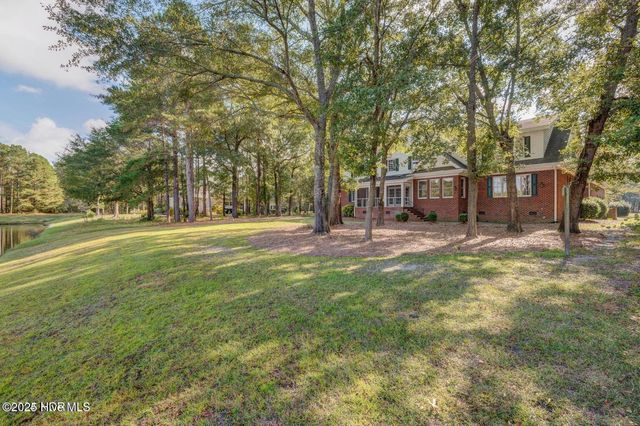 140 River Woods Drive, Wallace, NC 28466