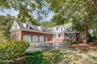 140 River Woods Drive, Wallace, NC 28466