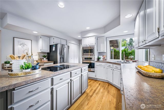 6912 65th Avenue W, Lakewood, WA 98499