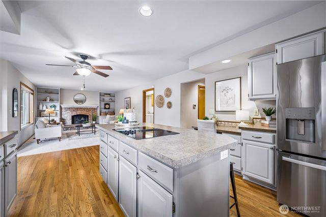 6912 65th Avenue W, Lakewood, WA 98499