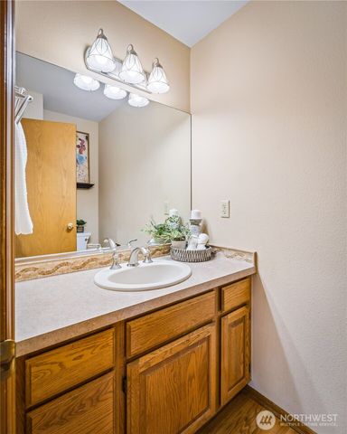 6912 65th Avenue W, Lakewood, WA 98499