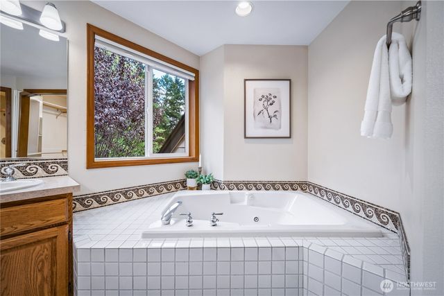 6912 65th Avenue W, Lakewood, WA 98499