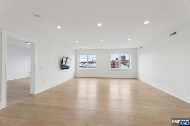 209-211 Hackensack Plank Road 5B, Weehawken, NJ 07086