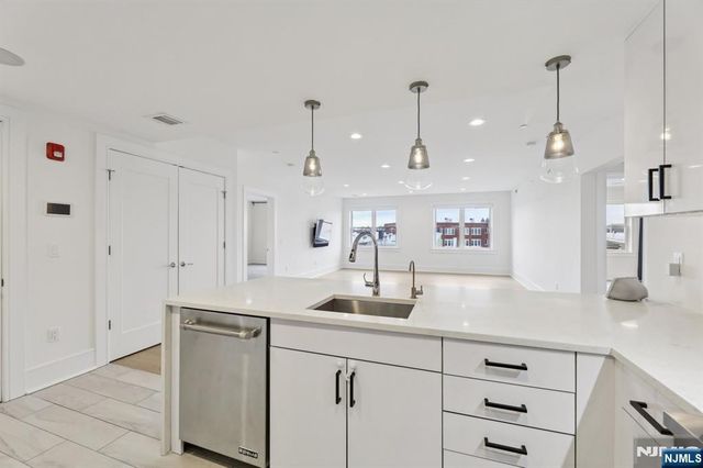 209-211 Hackensack Plank Road 5B, Weehawken, NJ 07086