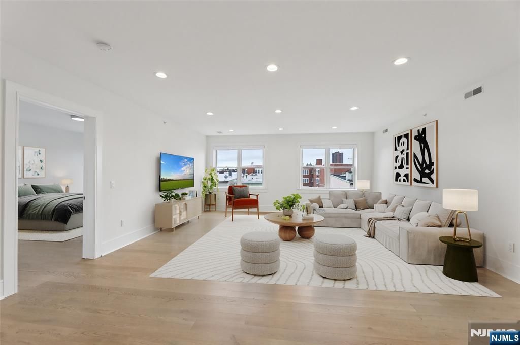 209-211 Hackensack Plank Road 5B, Weehawken, NJ 07086