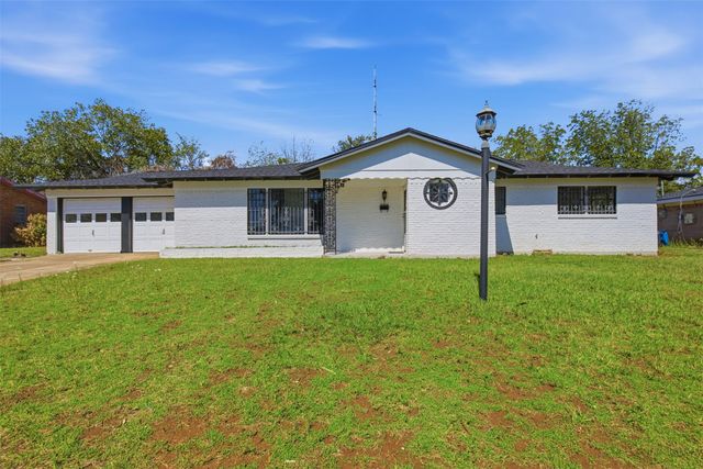 2313 Clearview Drive, Fort Worth, TX 76119