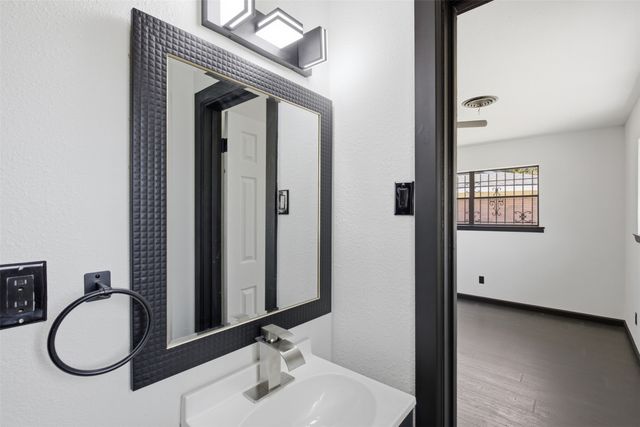 2313 Clearview Drive, Fort Worth, TX 76119