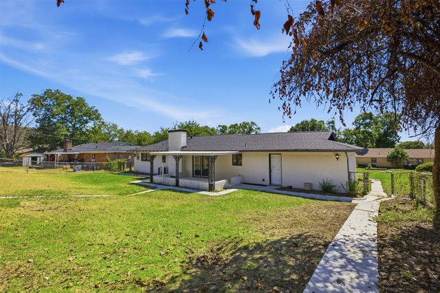 2313 Clearview Drive, Fort Worth, TX 76119