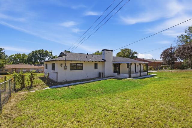 2313 Clearview Drive, Fort Worth, TX 76119