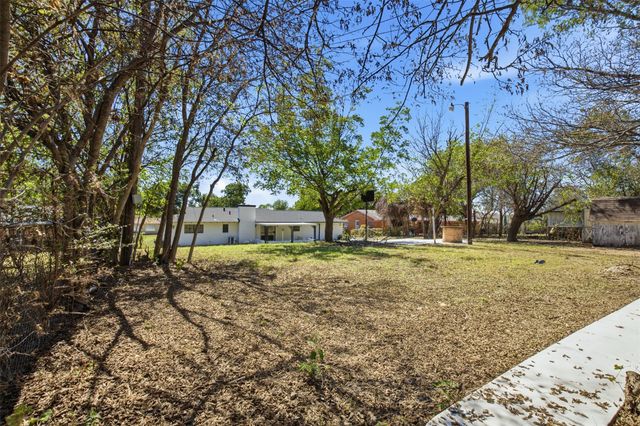 2313 Clearview Drive, Fort Worth, TX 76119