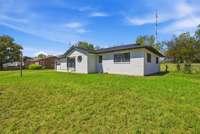 2313 Clearview Drive, Fort Worth, TX 76119