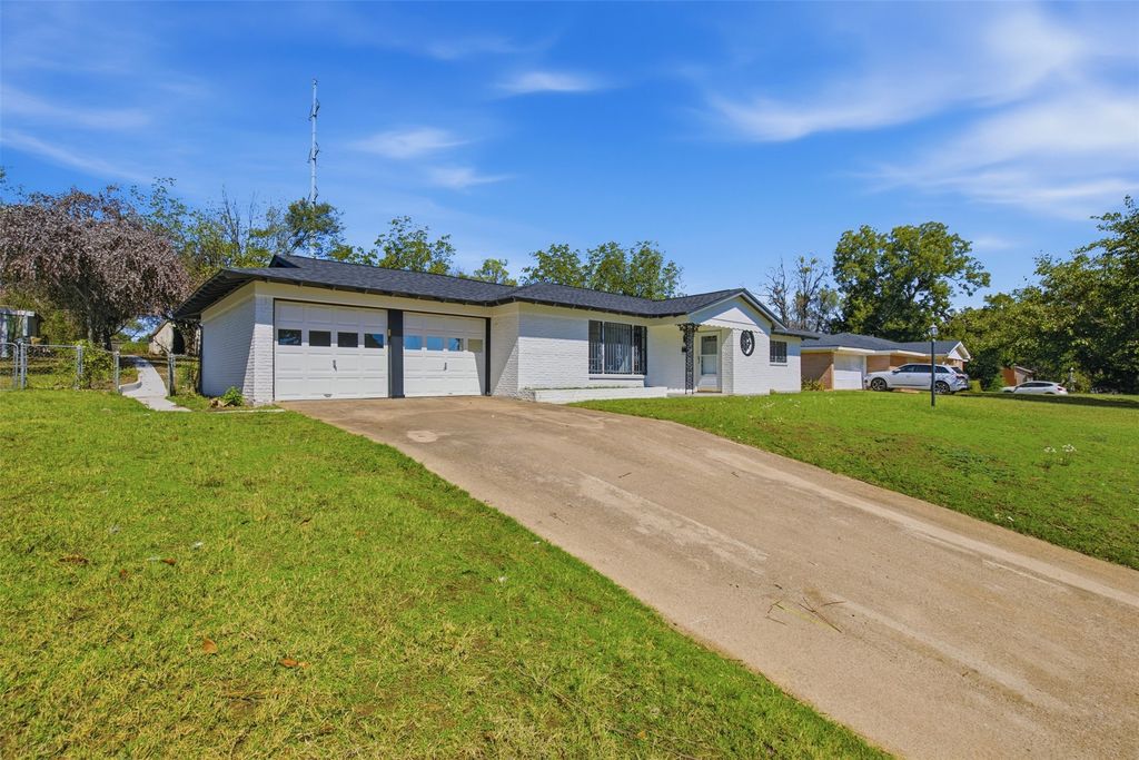 2313 Clearview Drive, Fort Worth, TX 76119 — photo 3