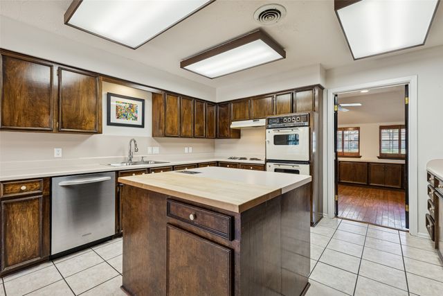 1717 Live Oak Drive, Irving, TX 75061