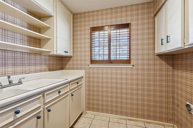 1717 Live Oak Drive, Irving, TX 75061