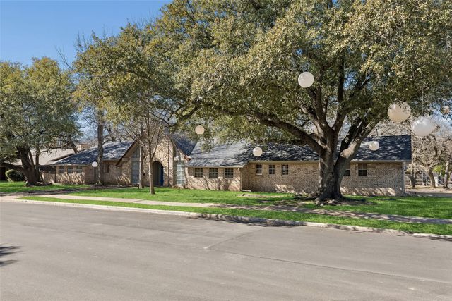 1717 Live Oak Drive, Irving, TX 75061