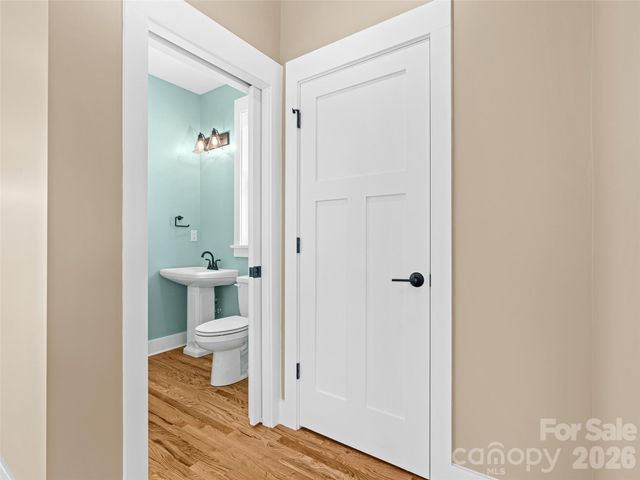 112 Alma Lane, Asheville, NC 28806