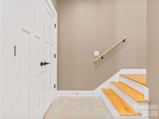 112 Alma Lane, Asheville, NC 28806