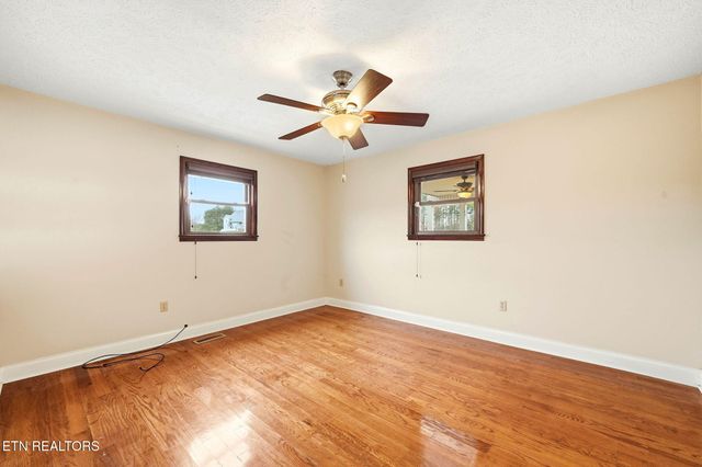 2515 Lakeshore Rd, Bean Station, TN 37708