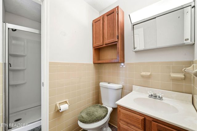 2515 Lakeshore Rd, Bean Station, TN 37708