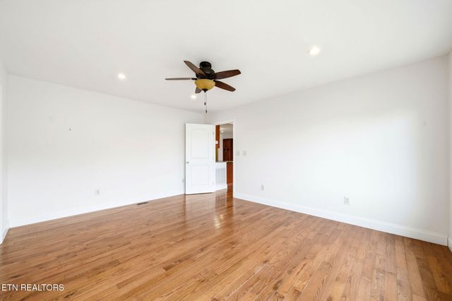 2515 Lakeshore Rd, Bean Station, TN 37708