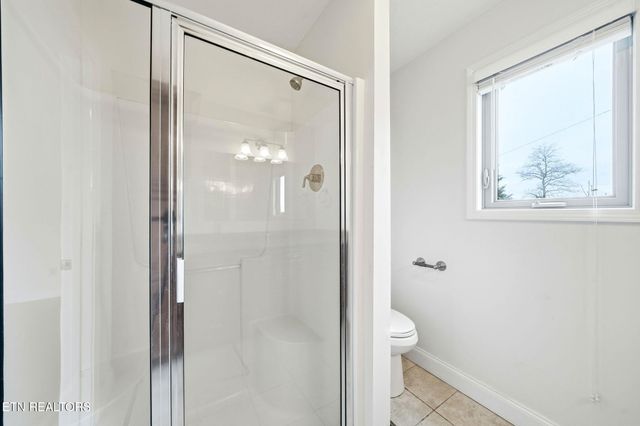 2515 Lakeshore Rd, Bean Station, TN 37708