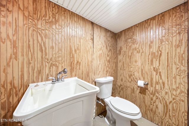 2515 Lakeshore Rd, Bean Station, TN 37708