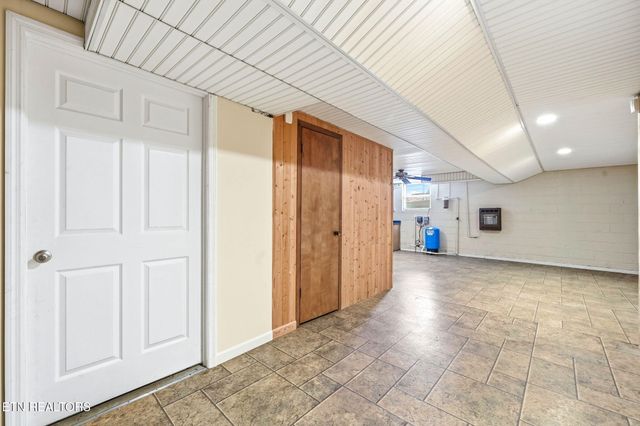 2515 Lakeshore Rd, Bean Station, TN 37708