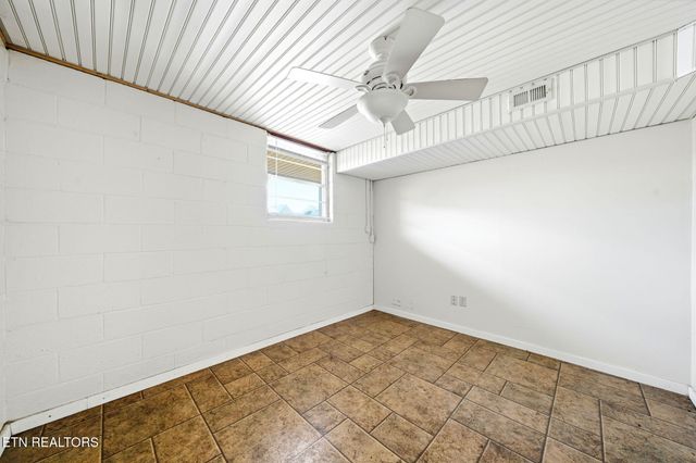 2515 Lakeshore Rd, Bean Station, TN 37708