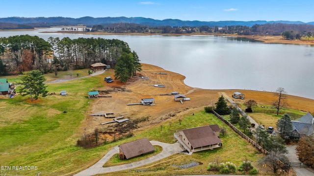 2515 Lakeshore Rd, Bean Station, TN 37708