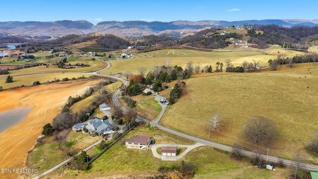 2515 Lakeshore Rd, Bean Station, TN 37708