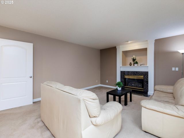 415 Nw KOTRIK Pl, Beaverton, OR 97006