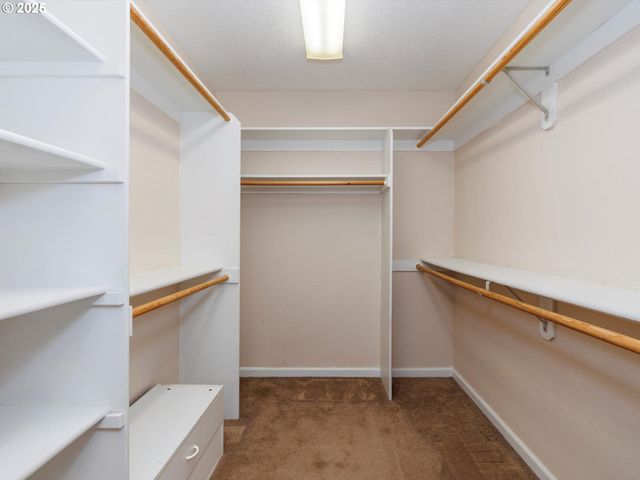 415 Nw KOTRIK Pl, Beaverton, OR 97006