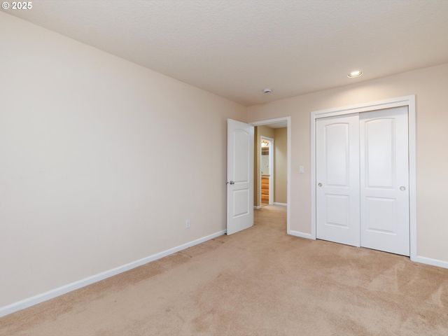 415 Nw KOTRIK Pl, Beaverton, OR 97006