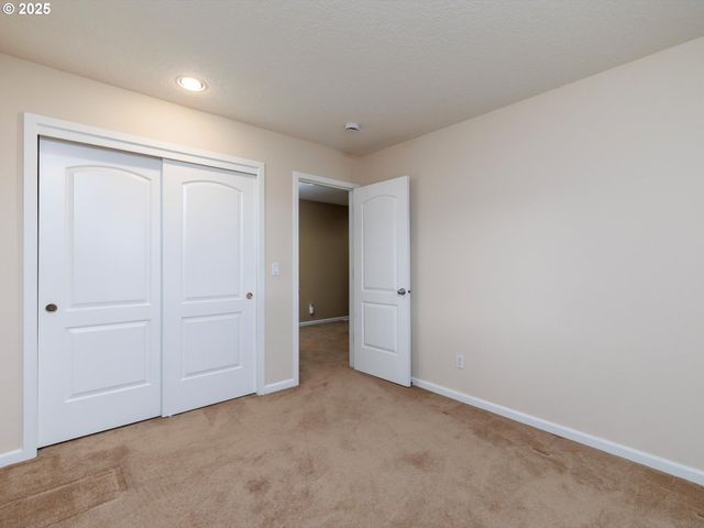 415 Nw KOTRIK Pl, Beaverton, OR 97006