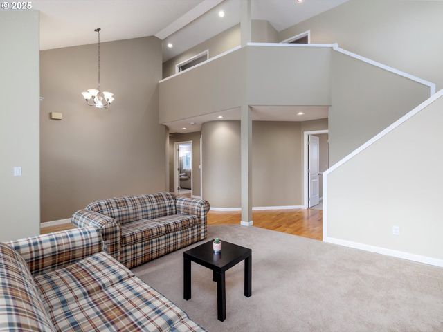 415 Nw KOTRIK Pl, Beaverton, OR 97006