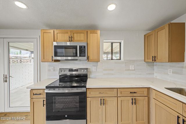 2518 S Del Valle, Tucson, AZ 85711