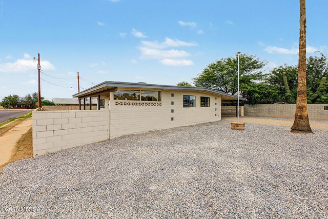 2518 S Del Valle, Tucson, AZ 85711