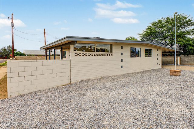 2518 S Del Valle, Tucson, AZ 85711