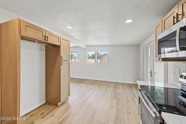 2518 S Del Valle, Tucson, AZ 85711