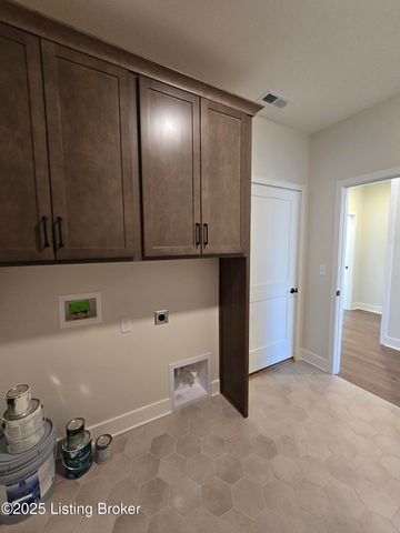 4425 Lochridge Pkwy, Jeffersontown, KY 40299