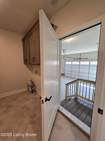 4425 Lochridge Pkwy, Jeffersontown, KY 40299