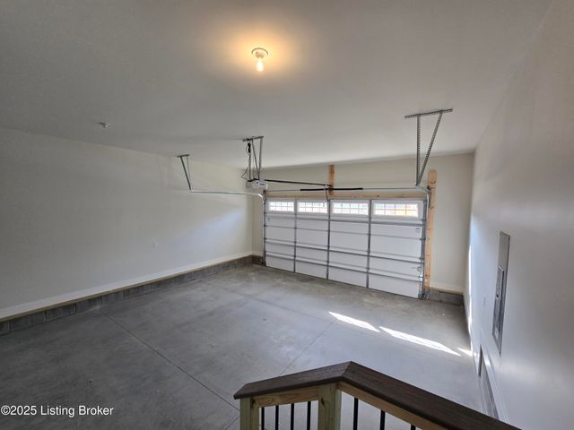 4425 Lochridge Pkwy, Jeffersontown, KY 40299