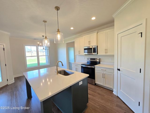 4425 Lochridge Pkwy, Jeffersontown, KY 40299