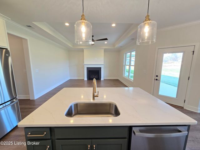 4425 Lochridge Pkwy, Jeffersontown, KY 40299