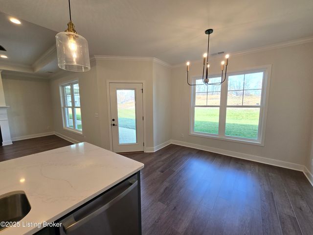 4425 Lochridge Pkwy, Jeffersontown, KY 40299