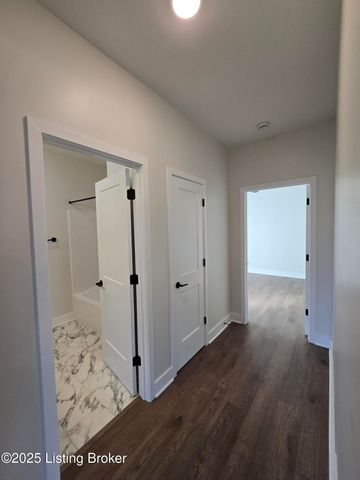 4425 Lochridge Pkwy, Jeffersontown, KY 40299