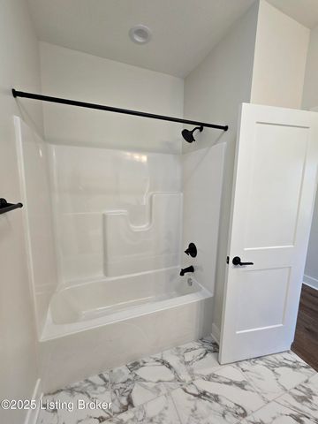 4425 Lochridge Pkwy, Jeffersontown, KY 40299