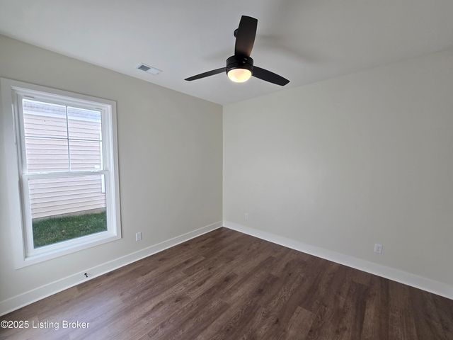 4425 Lochridge Pkwy, Jeffersontown, KY 40299