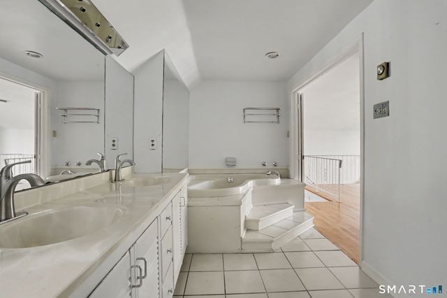 2 Joshua Slocum Dock, Stamford, CT 06902