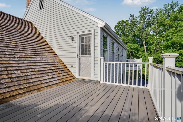 2 Joshua Slocum Dock, Stamford, CT 06902